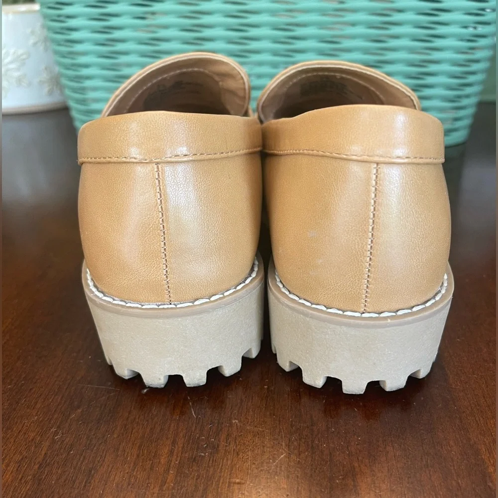 A New Day Danica Platform Loafers SZ 7 1/2 Color Tan